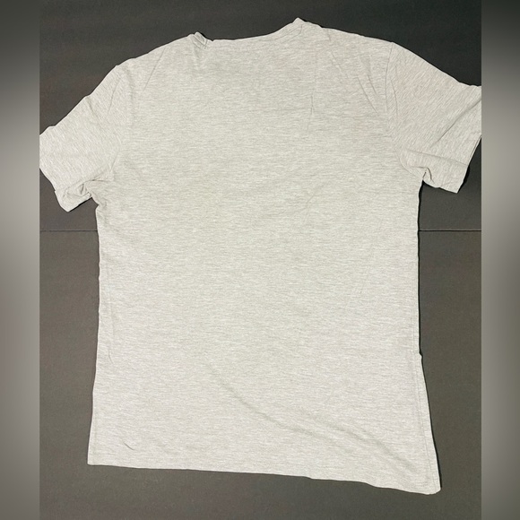 Guess T-shirt Medium - Picture 4 of 4